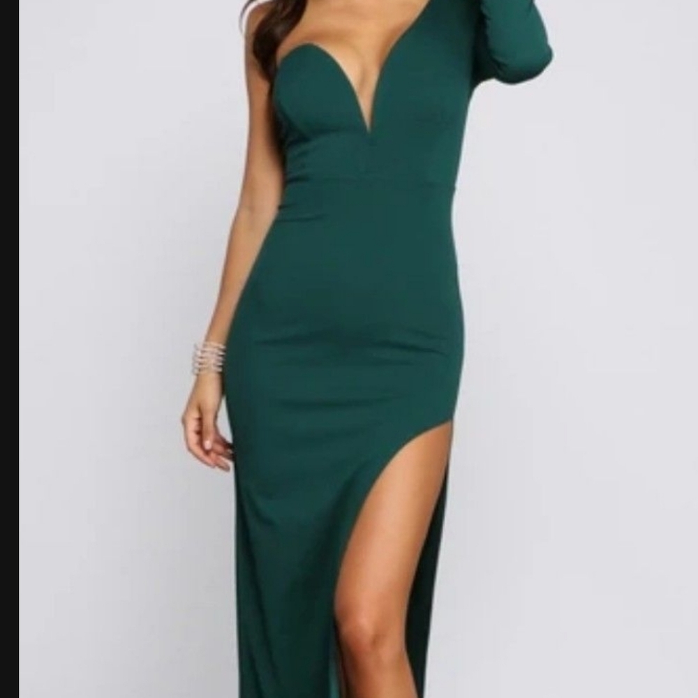 Windsor Evangeline Crepe One Shoulder Dress